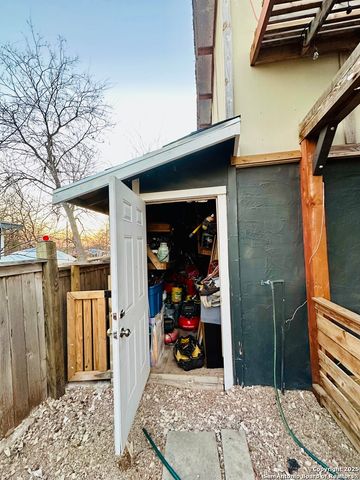 226 AZTEC ST, San Antonio, TX 78207