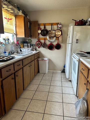 1005-03 Commerce, Pleasanton, TX 78064