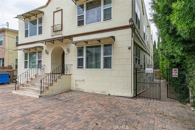 1211 N Kenmore, Los Angeles, CA 90029