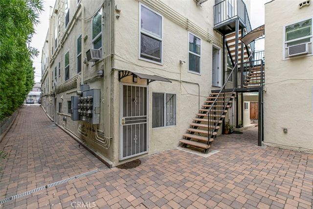 1211 N Kenmore, Los Angeles, CA 90029