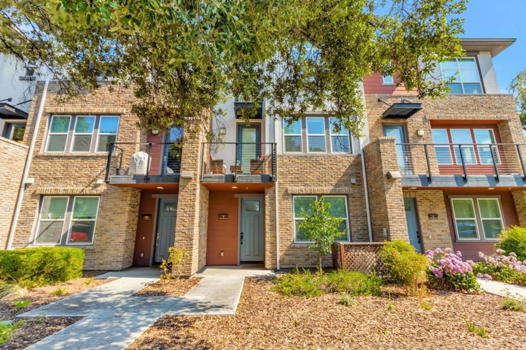 929 De Guigne Drive 4, Sunnyvale, CA 94085