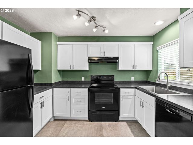 3155 BELL Ave, Eugene, OR 97402