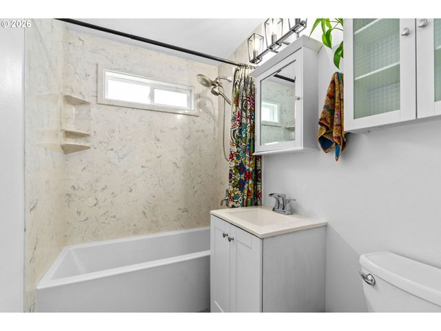 3155 BELL Ave, Eugene, OR 97402