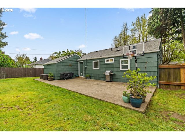 3155 BELL Ave, Eugene, OR 97402