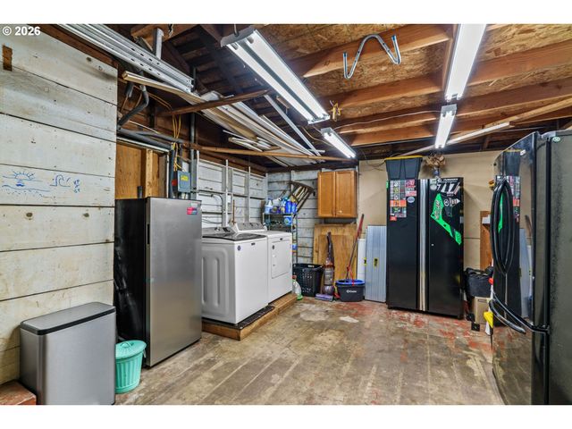 3155 BELL Ave, Eugene, OR 97402