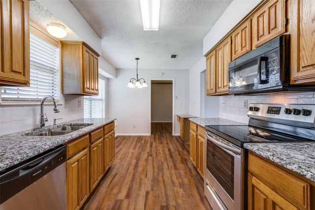 705 Yosemite Trail, Mesquite, TX 75149