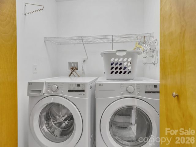 33 Buttercup Place, Maggie Valley, NC 28751