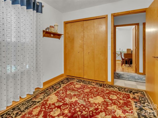 33 Buttercup Place, Maggie Valley, NC 28751