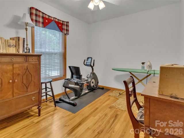 33 Buttercup Place, Maggie Valley, NC 28751