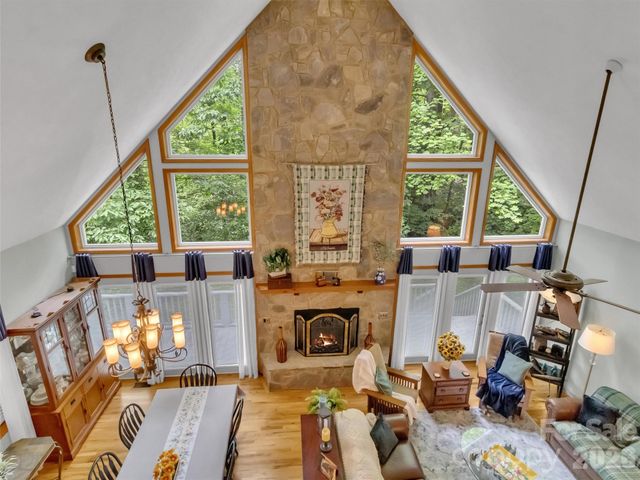 33 Buttercup Place, Maggie Valley, NC 28751