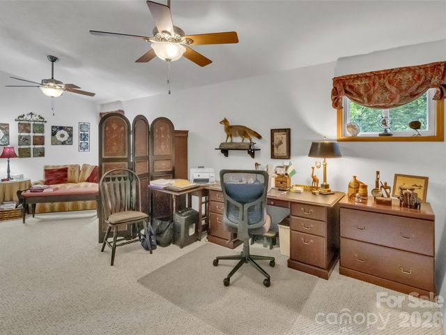 33 Buttercup Place, Maggie Valley, NC 28751