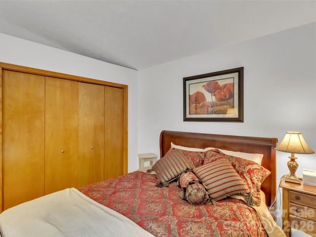 33 Buttercup Place, Maggie Valley, NC 28751