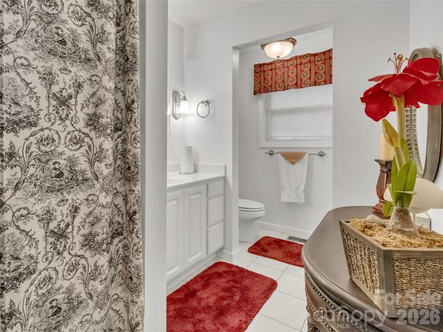 33 Buttercup Place, Maggie Valley, NC 28751