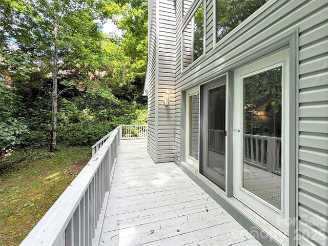 33 Buttercup Place, Maggie Valley, NC 28751