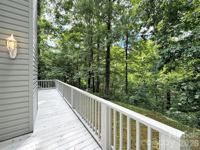 33 Buttercup Place, Maggie Valley, NC 28751