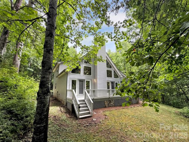 33 Buttercup Place, Maggie Valley, NC 28751