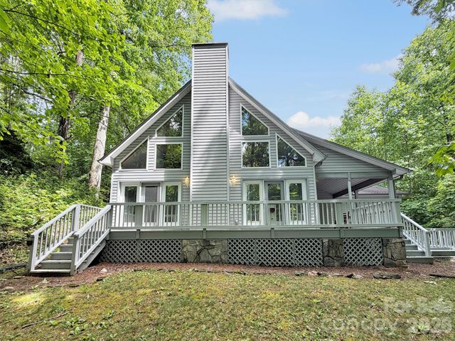 33 Buttercup Place, Maggie Valley, NC 28751