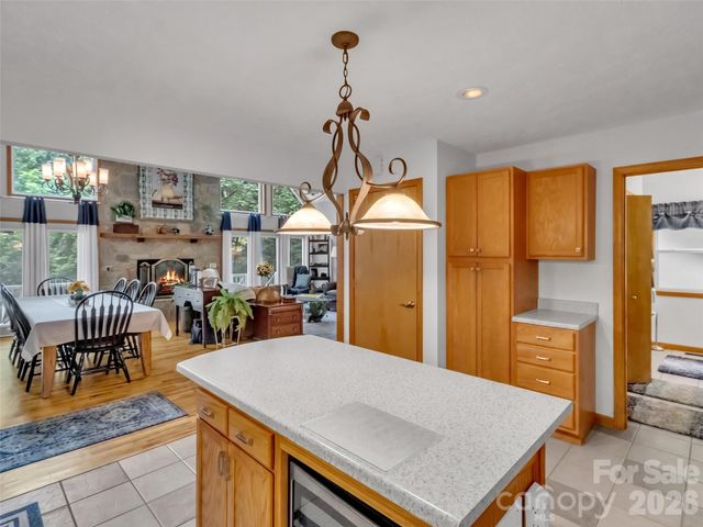 33 Buttercup Place, Maggie Valley, NC 28751