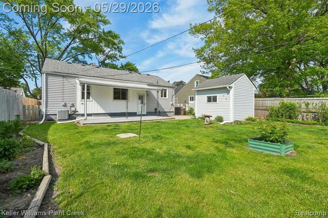 20620 Alger Street, Saint Clair Shores, MI 48080