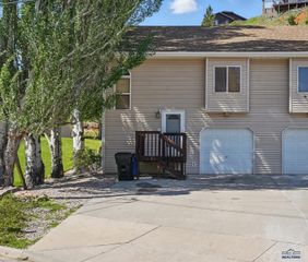 4016 YUCCA DR, Rapid City, SD 57702