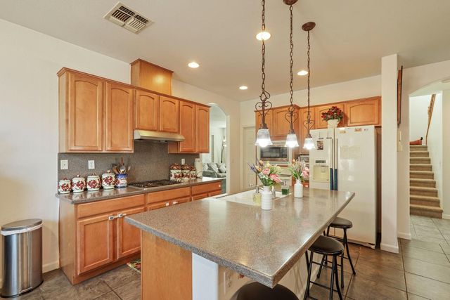 13703 Coastal Ct, Waterford, CA 95386