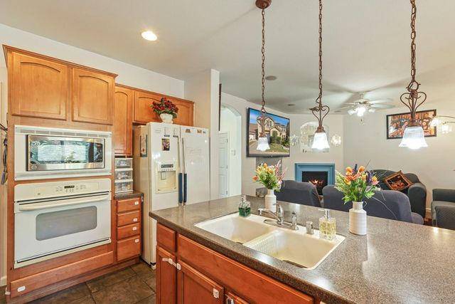 13703 Coastal Ct, Waterford, CA 95386