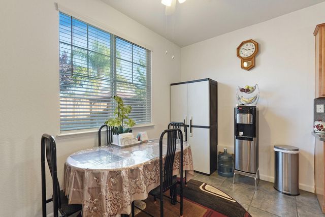 13703 Coastal Ct, Waterford, CA 95386