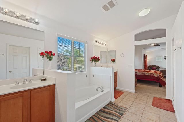 13703 Coastal Ct, Waterford, CA 95386