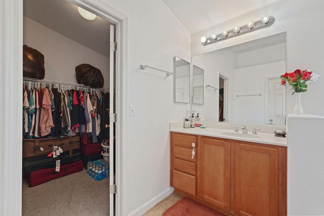 13703 Coastal Ct, Waterford, CA 95386