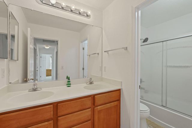 13703 Coastal Ct, Waterford, CA 95386