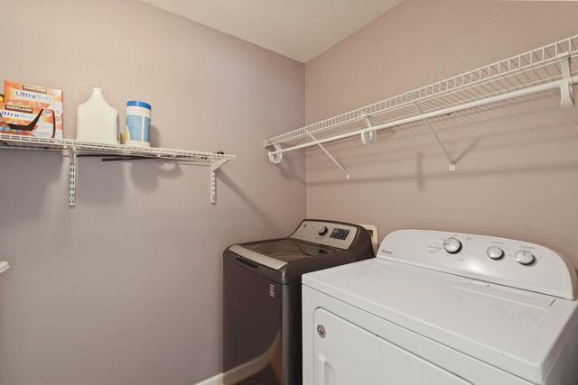 13703 Coastal Ct, Waterford, CA 95386