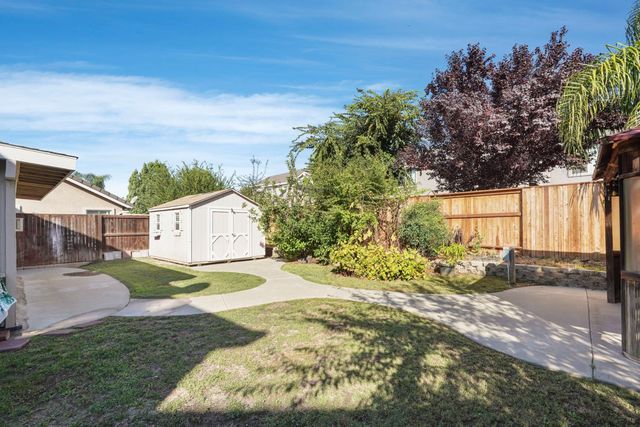 13703 Coastal Ct, Waterford, CA 95386
