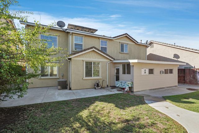 13703 Coastal Ct, Waterford, CA 95386