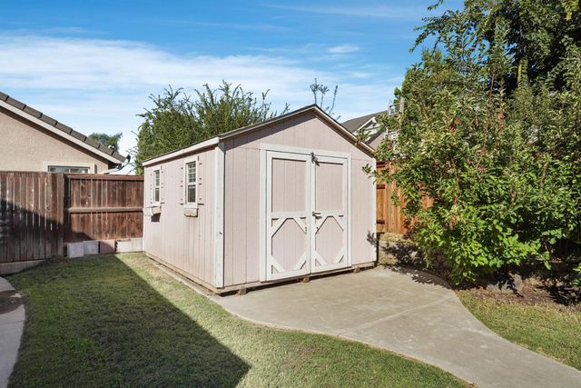 13703 Coastal Ct, Waterford, CA 95386