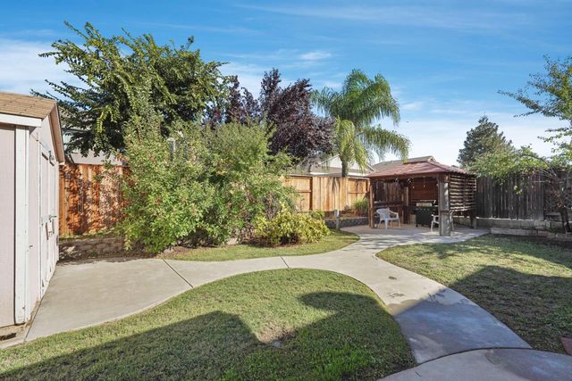 13703 Coastal Ct, Waterford, CA 95386