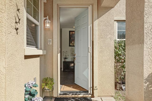 13703 Coastal Ct, Waterford, CA 95386