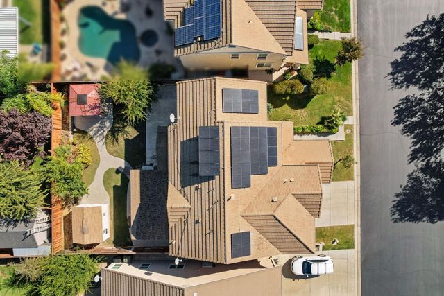 13703 Coastal Ct, Waterford, CA 95386