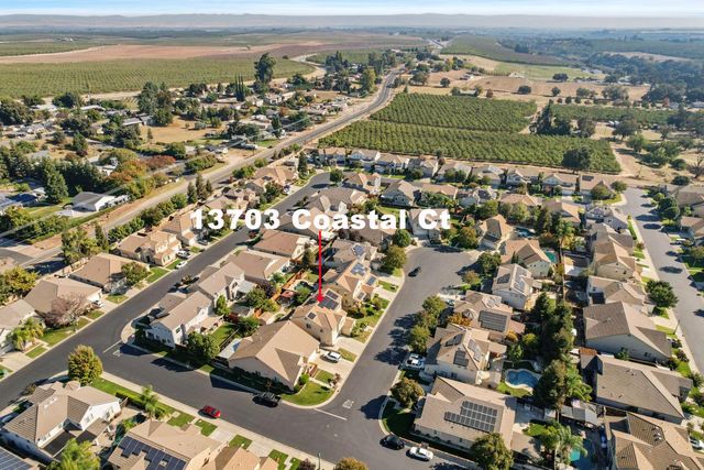 13703 Coastal Ct, Waterford, CA 95386