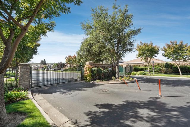 13703 Coastal Ct, Waterford, CA 95386