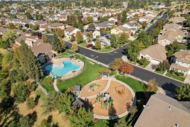 13703 Coastal Ct, Waterford, CA 95386