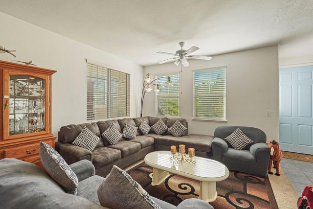 13703 Coastal Ct, Waterford, CA 95386