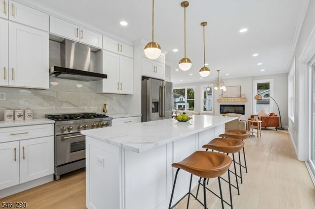 16 Alcott Dr, Livingston Twp., NJ 07039