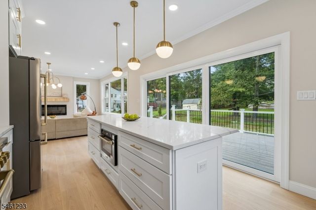16 Alcott Dr, Livingston Twp., NJ 07039