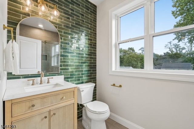 16 Alcott Dr, Livingston Twp., NJ 07039