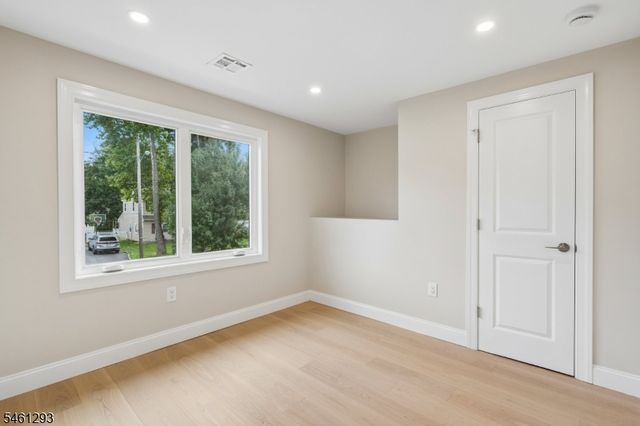 16 Alcott Dr, Livingston Twp., NJ 07039