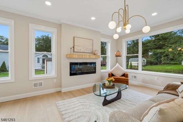 16 Alcott Dr, Livingston Twp., NJ 07039