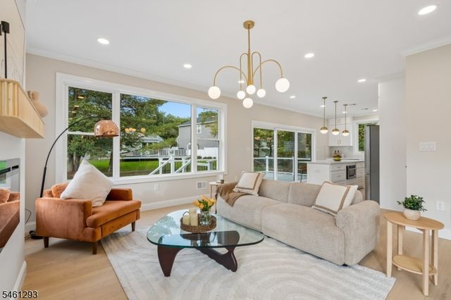 16 Alcott Dr, Livingston Twp., NJ 07039