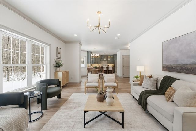 27 Coleman Ave, Attleboro, MA 02703