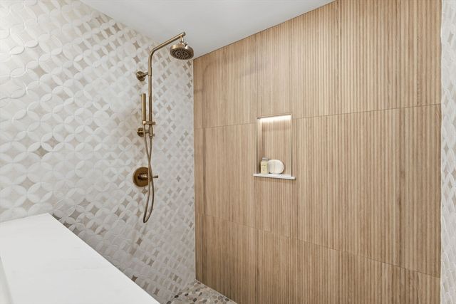 27 Coleman Ave, Attleboro, MA 02703