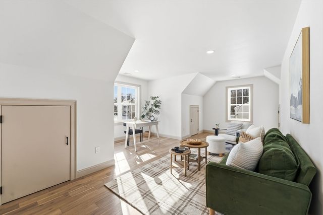 27 Coleman Ave, Attleboro, MA 02703